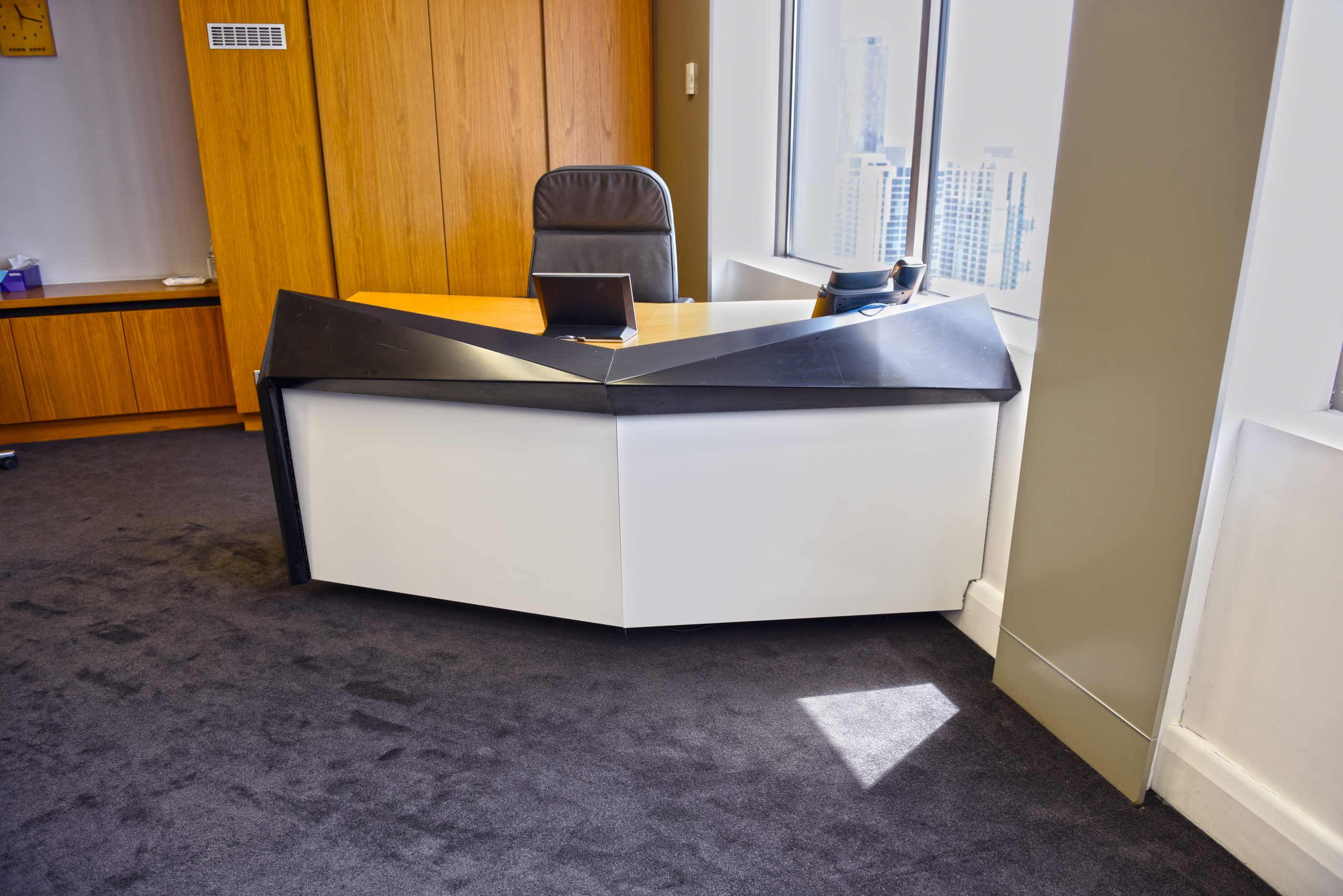 Executive Conference Room Comm. Table_DSC0359