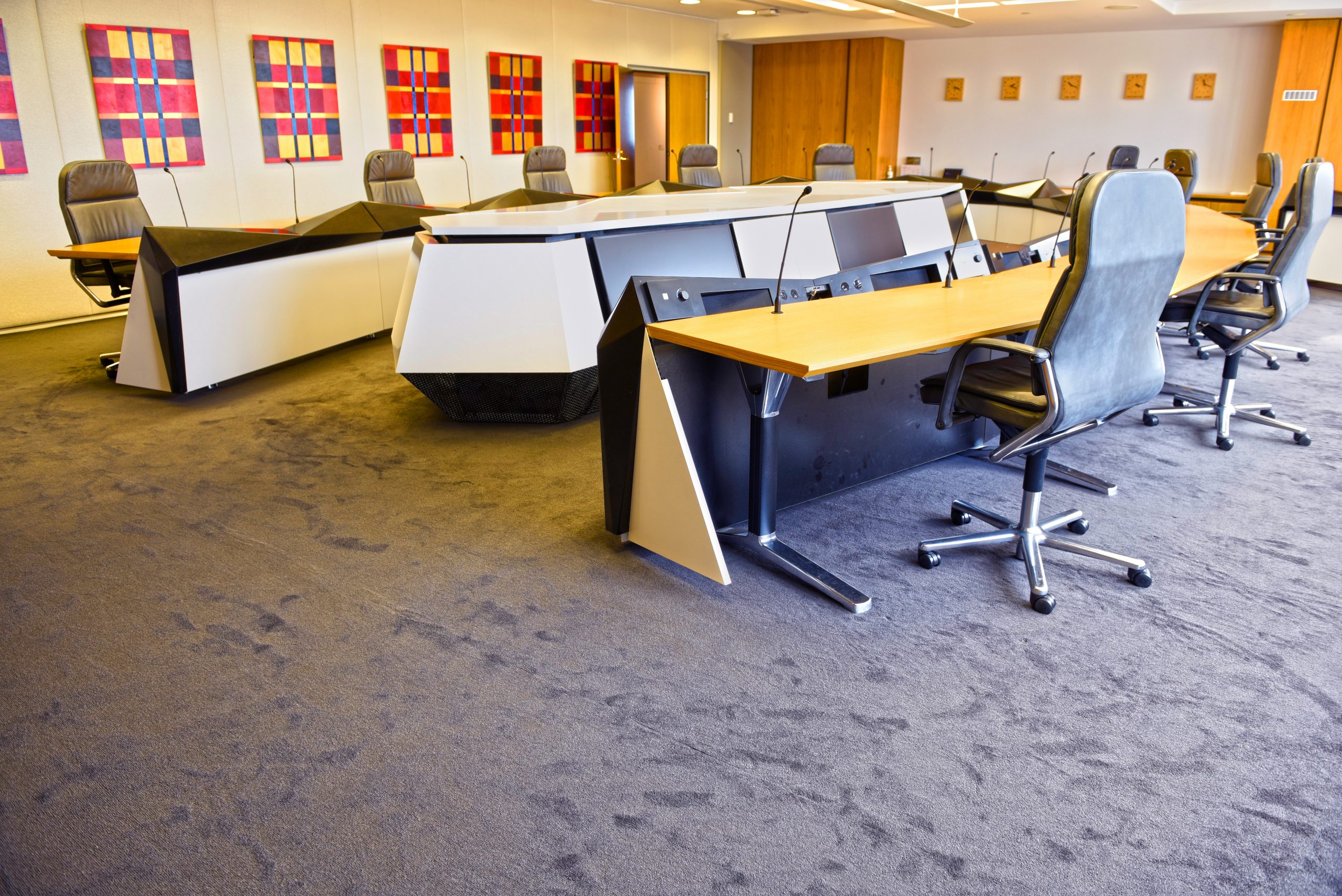 Executive Conference Room Comm. Table_DSC0365